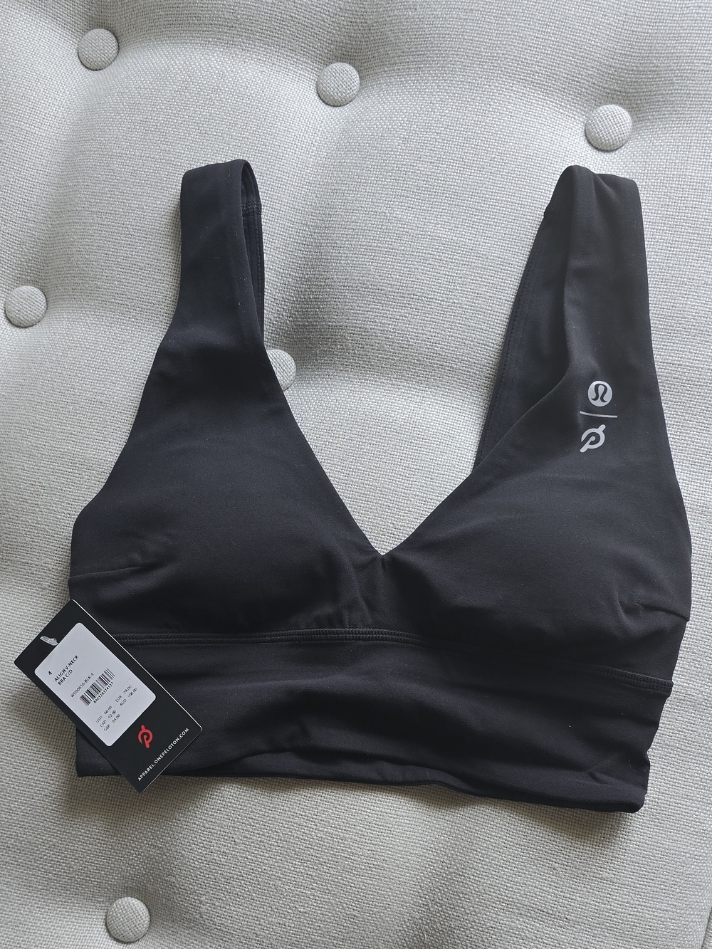 New Lululemon Align Black V‑Neck Seamless Sports Bra Size 4